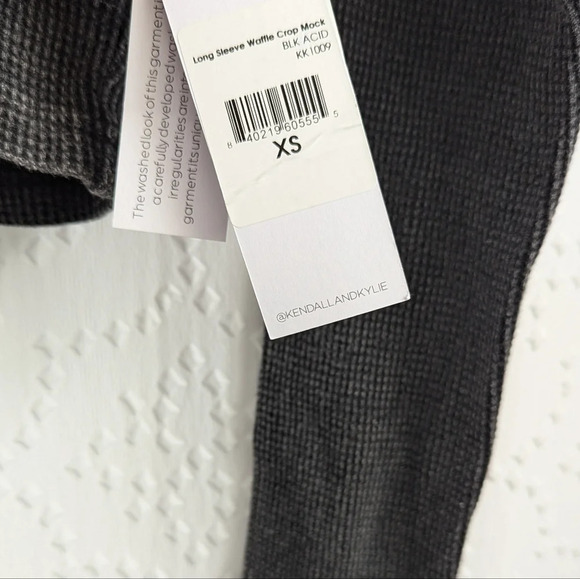 Kendall & Kylie Long Sleeve Waffle Crop Distressed Mock Neck Black Acid Wash XS - Picture 6 of 6